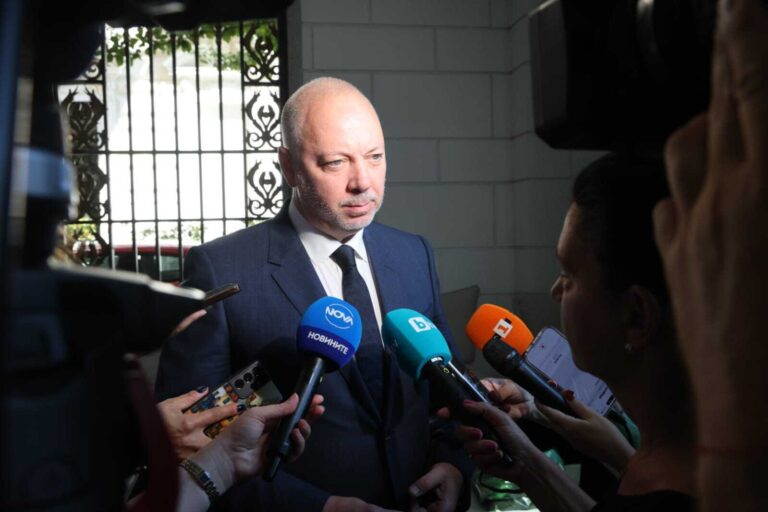 Bulgaria ia măsuri după ce o dronă a încălcat spaţiul aerian românesc / Premierul Jeliazkov: „Cred că şi Federaţia Rusă va fi foarte atentă şi va evita orice incidente în Marea Neagră”