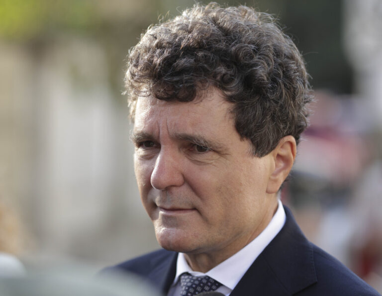Nicușor Dan: Vă îndemn să fim solidari nu doar în spiritul tradițiilor, ci și în fapte