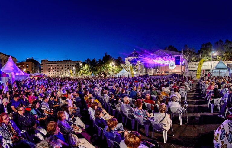 Încep concertele de muzică clasică cu intrare liberă din Piața Festivalului Enescu