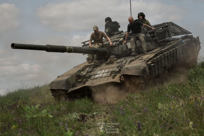 Tanc Ucraina razboi armata ucrainei militari ucraineni