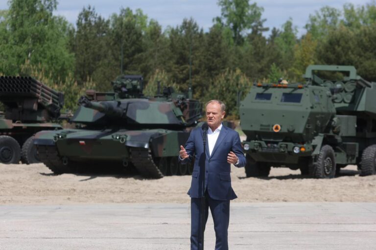 Tusk, după o convorbire cu Zelenski: Ucraina este pregătită se lupte încă doi, trei ani împotriva Rusiei