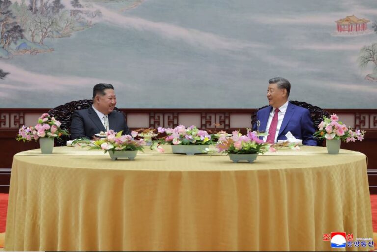 De ce l-a primit Xi Jinping pe Kim Jong Un la masa adulților