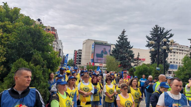 Miting de protest al sindicaliştilor la Ministerul Educaţiei