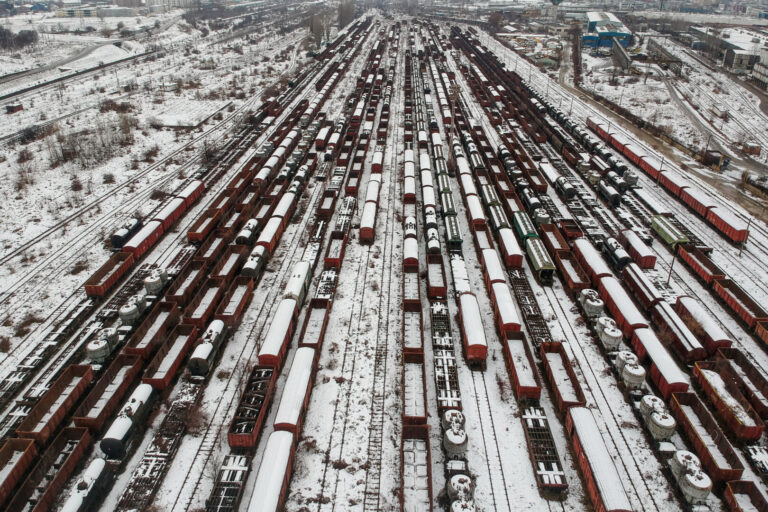 Asociaţia Pro Infrastructură: Facem autostrăzi, foarte bine, dar tehnica militară merge cu trenul