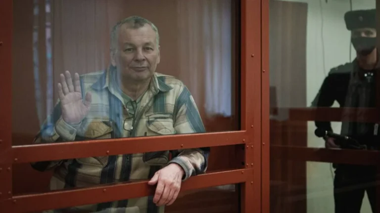 INFO RUSIA | Cramele lui Putin o duc bine / Cenzură-record / Dizident la izolator / Alaska s-a „topit” / Limbajul regimului Putin