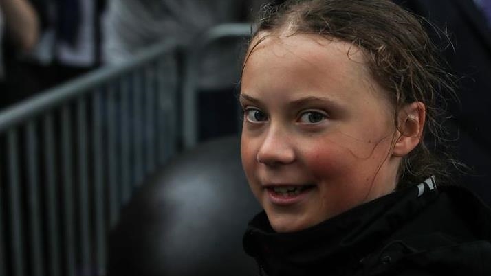 Greta Thunberg utilizează fotografia unui ostatic israelian pentru a denunța tratamentul aplicat prizonierilor palestinieni
