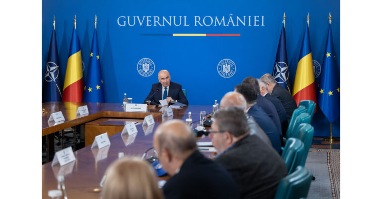 Coaliţia a decis ca Guvernul să îşi asume răspunderea pe reforma administraţiei, cu adoptarea, în mod similar, a pachetului de relansare economică