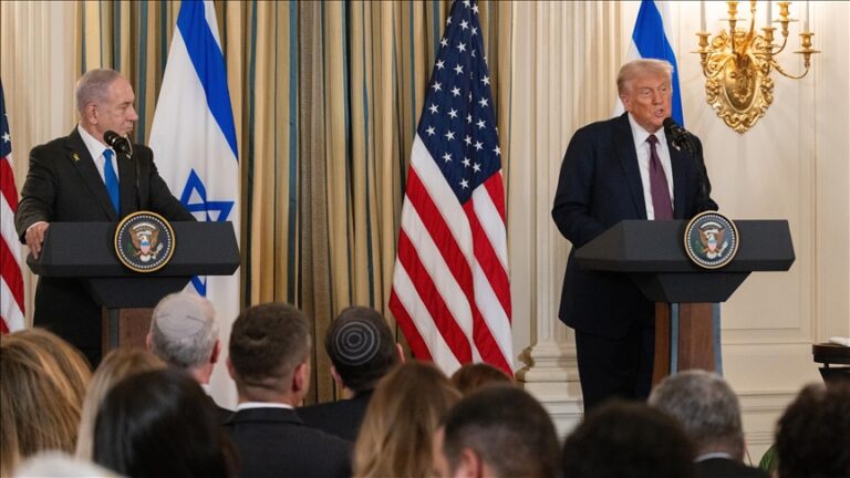 Donald Trump i-a cerut omologului său israelian, Isaac Herzog, să-l graţieze pe Benjamin Netanyahu, inculpat pentru corupţie