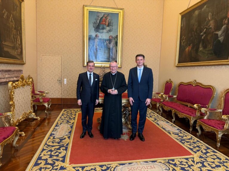 PHOTOS | Romanian Senate speaker Mircea Abrudean meets with His Eminence Cardinal Pietro Parolin