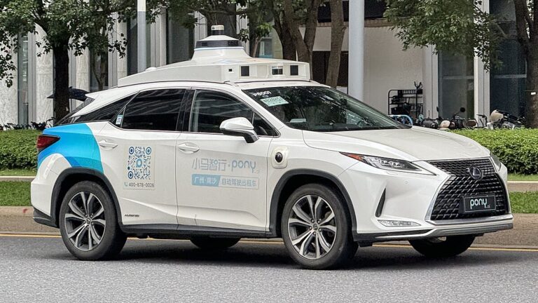 Compania chineză Pony.ai colaborează cu Stellantis pentru lansarea de taxiuri autonome în Europa