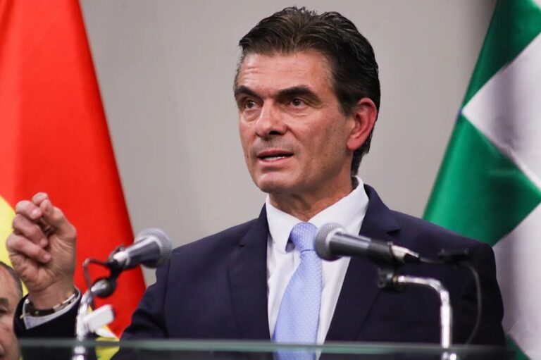 AFP: Bolivia a ales un președinte de centru-dreapta după 20 de ani de socialism