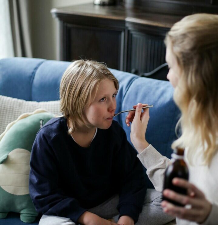 OMS emite o alertă privind siropurile de tuse contaminate din India