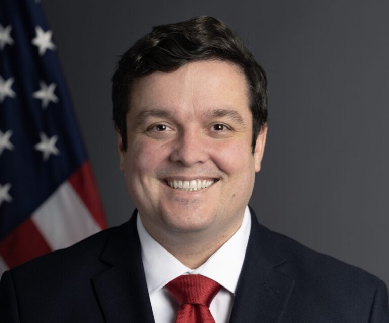 Un diplomat american concediat din cauza unei relații cu o chinezoaică