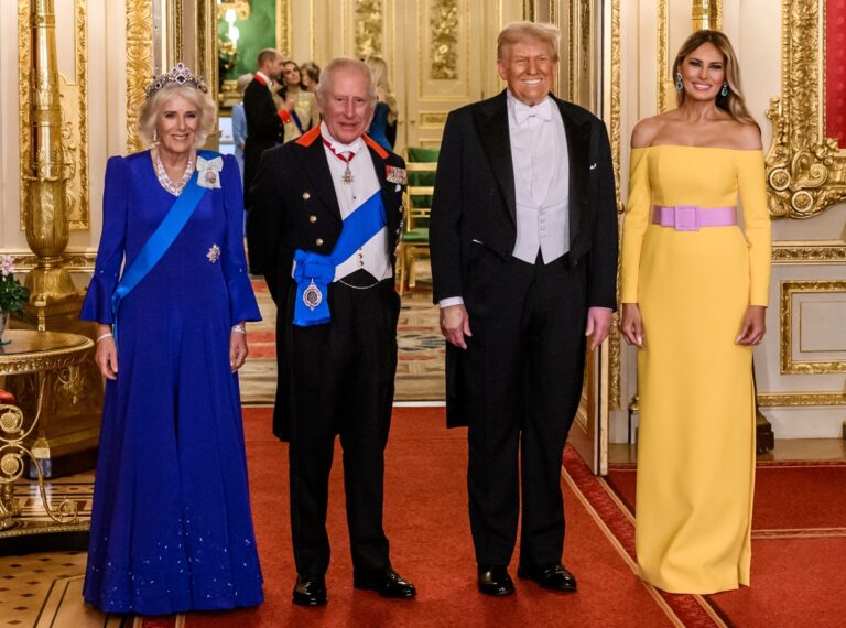 Director de muzeu, presat să demisioneze după l-a refuzat pe Trump