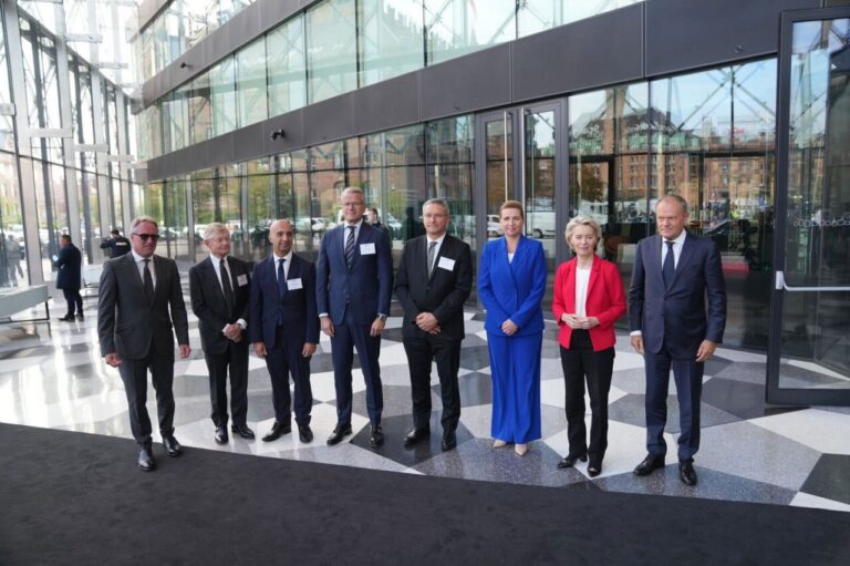 Summitul de la Copenhaga: Liderii europeni susțin „zidul anti-drone” și iau în calcul utilizarea activelor ruseşti îngheţate pentru un împrumut acordat Ucrainei