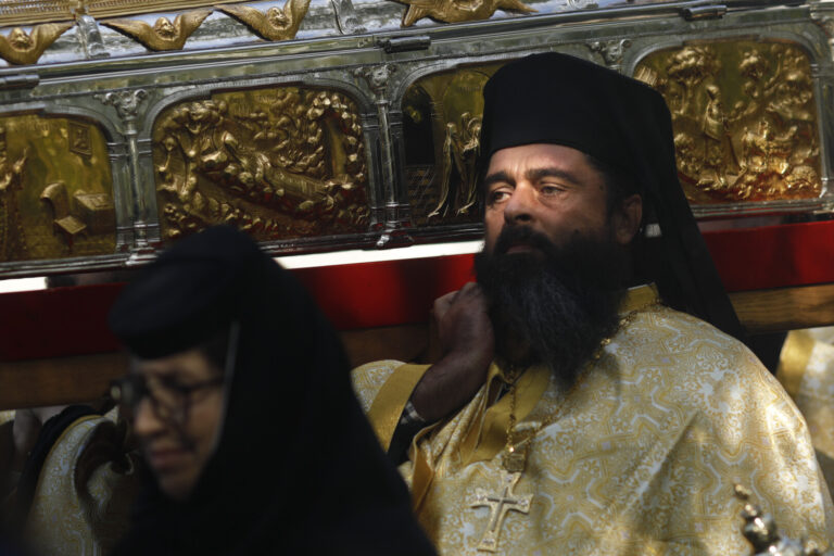 Racla cu Sfintele Moaşte ale Sfântului Cuvios Dimitrie cel Nou, adusă la Catedrala Naţională