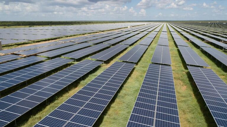 Revoluția energiei curate din China va remodela piețele și politica