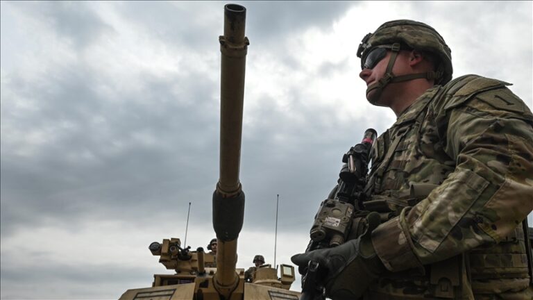 Decizia de retragere a soldaților SUA ”va slăbi” securitatea României, un ”stat în prima linie”, avertizează un istoric american: Trezeşte-te, Europo! SUA nu te vor apăra împotriva Rusiei!