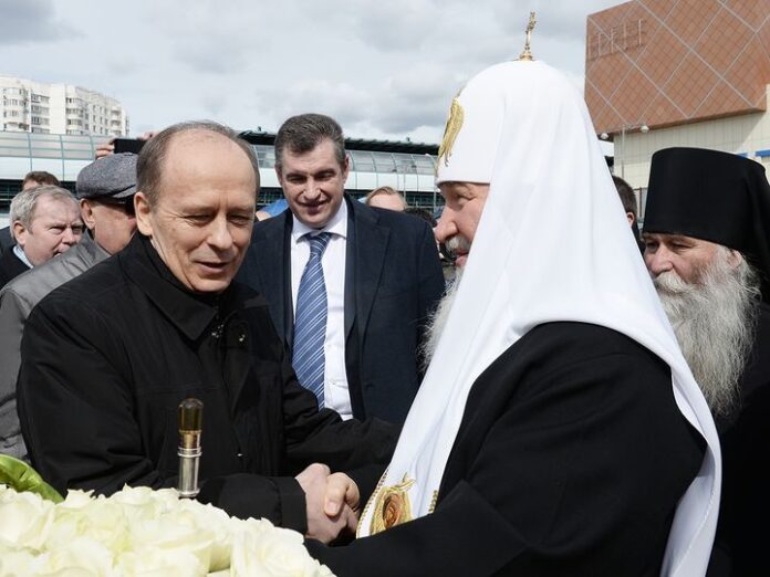Preot rus: Biserica se află încă sub influența serviciilor de securitate / Cum acționează FSB