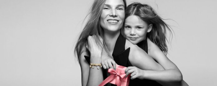 Jewelry giant Pandora fails to charm investors jewelry/bijuterie Pandora https://cdn.media.amplience.net/i/pandora/2025Q4G_platform_holiday_go_awa_bbl_model_02_RGB_5x2_Gemini?w=1920&fmt=auto&qlt=80&sm=aspect&aspect=5:2&poi=0,0,0,0&scaleFit=poi