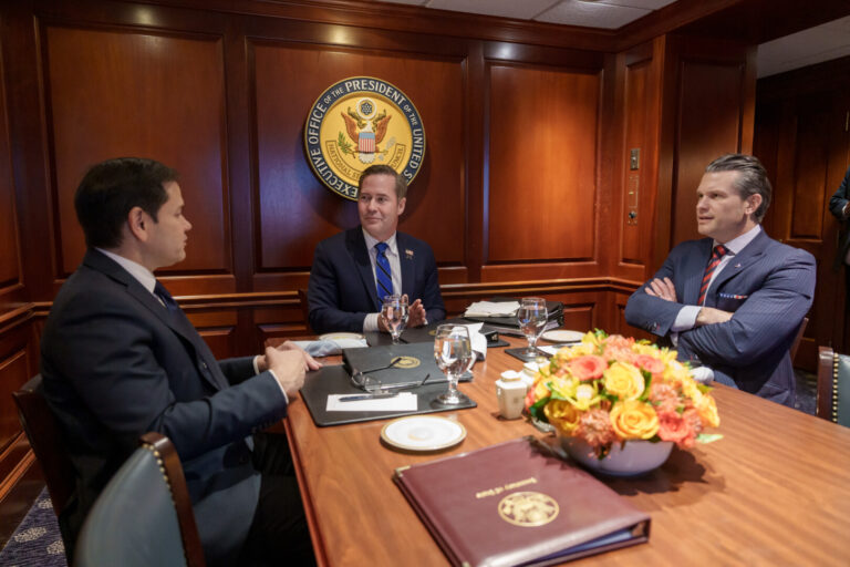 Rubio și Hegseth îi informează pe parlamentarii americani despre loviturile împotriva traficanților de droguri