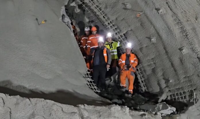 VIDEO | Șeful CNAIR anunță străpungerea unei noi galerii de tunel pe secţiunea Margina-Holdea din A1. Când se va putea circula neîntrerupt de la Boiţa la Nădlac