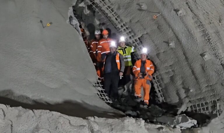 VIDEO | Șeful CNAIR anunță străpungerea unei noi galerii de tunel pe secţiunea Margina-Holdea din A1. Când se va putea circula neîntrerupt de la Boiţa la Nădlac