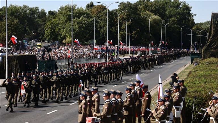 Polonia lansează un nou program de instruire militară, la care speră să atragă 500.000 de cetățeni până în 2026