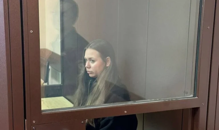 Rusia condamnă la șapte ani de închisoare o femeie care a promis să invite armata ucraineană la un ceai