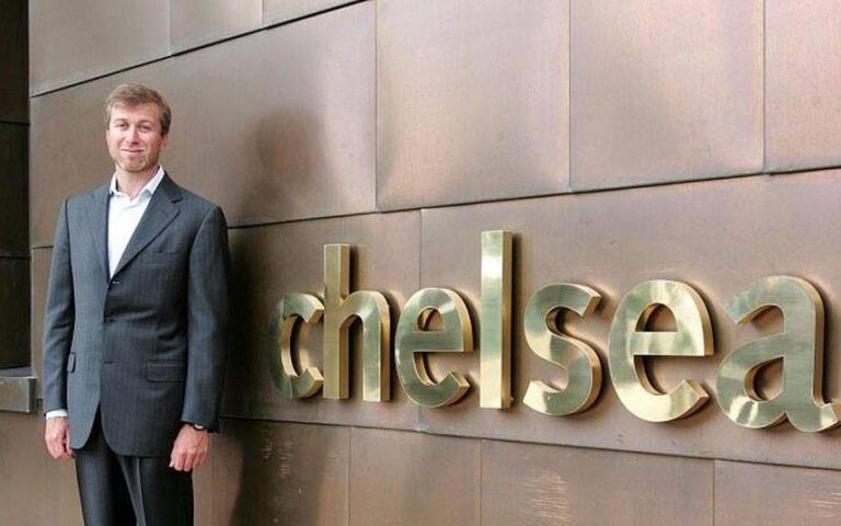 Banii încasaţi de Roman Abramovici din vânzarea FC Chelsea vor fi daţi Ucrainei, anunţă premierul britanic