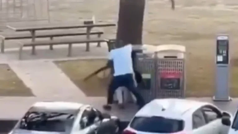 VIDEO | Eroii de la Bondi Beach. Un bărbat şi un cuplu au murit încercând să-i oprească pe atacatori