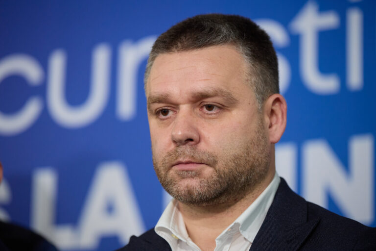 Ciprian Ciucu intenționează să elimine toate gratuitățile pentru parcările administrate de Municipalitate