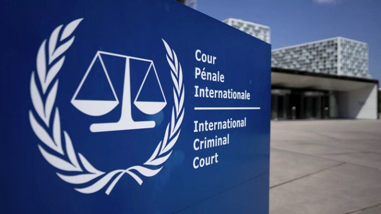 Justiția rusă îi condamnă în lipsă pe procurorul-șef și judecători ai CPI