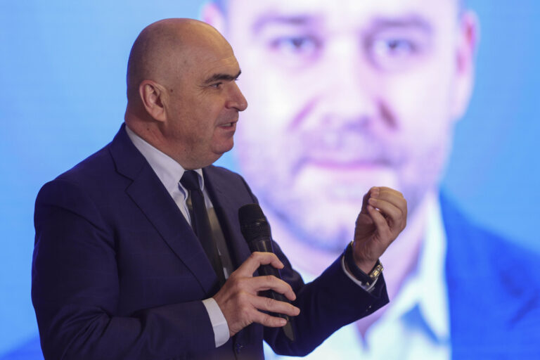 Bolojan, despre taxele pe proprietate: Nu ar urma să crească în 2027/ Se lucrează la un soft prin care să se vadă valoarea de piaţă a imobilelor