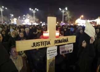 Justiția face, președintele tace, statul de drept se desface. Criza politică evoluează într-una democratică