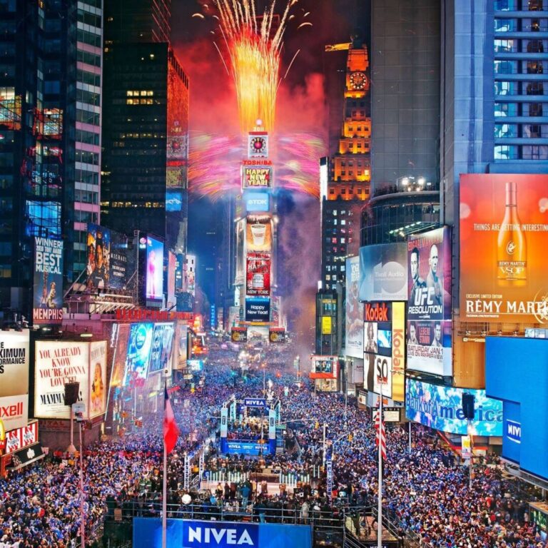 Diana Ross, un omagiu adus SUA și valuri de confetti marchează festivitățile de Revelion din Times Square