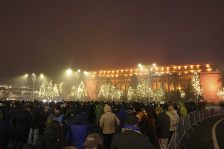 VIDEO | Noi proteste, în Bucureşti şi în alte oraşe din ţară, după ancheta Recorder