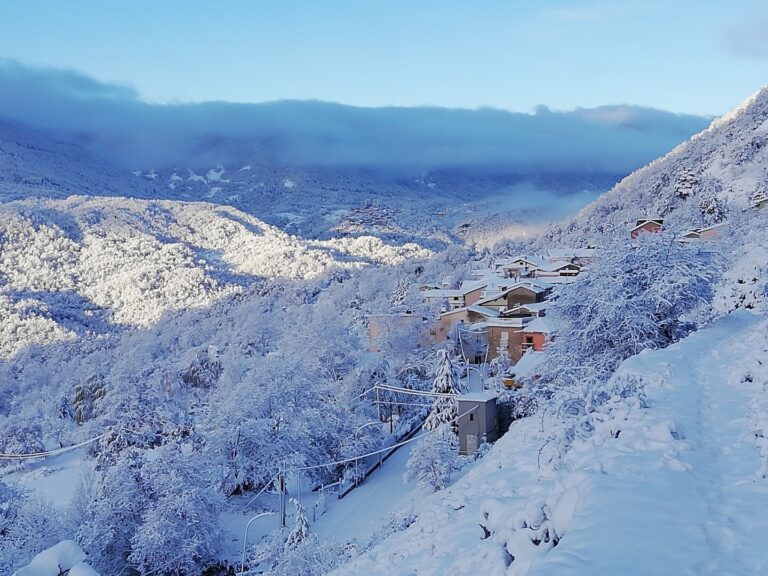 Italia – Primul bebeluş născut într-un sat din regiunea Abruzzo, după 30 de ani. ”Este celebră”, spune mama fetiţei