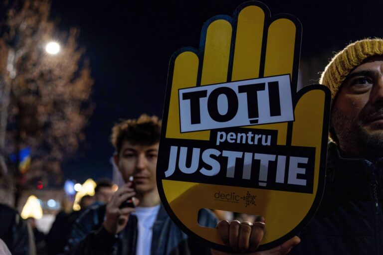 Scrisoare semnată de 178 de judecători şi procurori: Ne exprimăm solidaritatea cu magistraţii care au avut curajul de a sesiza problemele şi presiunile din sistem