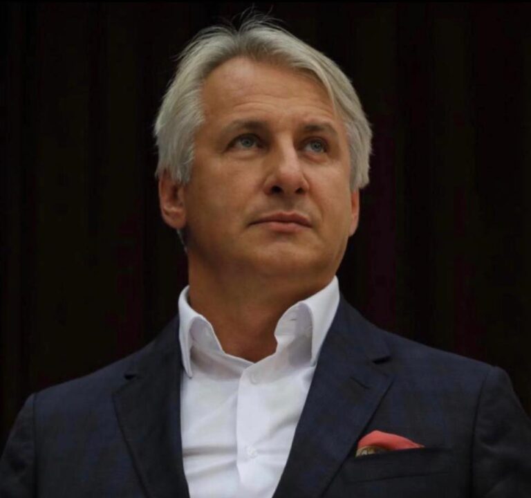 Eugen Teodorovici se retrage din cursa pentru Primăria Capitalei și îl susține pe Daniel Băluță
