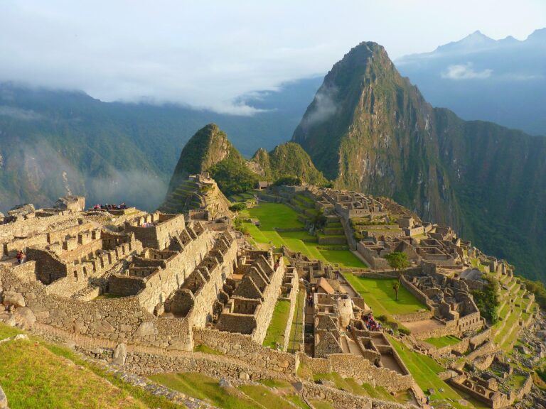Peru: O persoană decedată şi 36 de turişti răniţi, după ce două trenuri s-au ciocnit la Machu Picchu