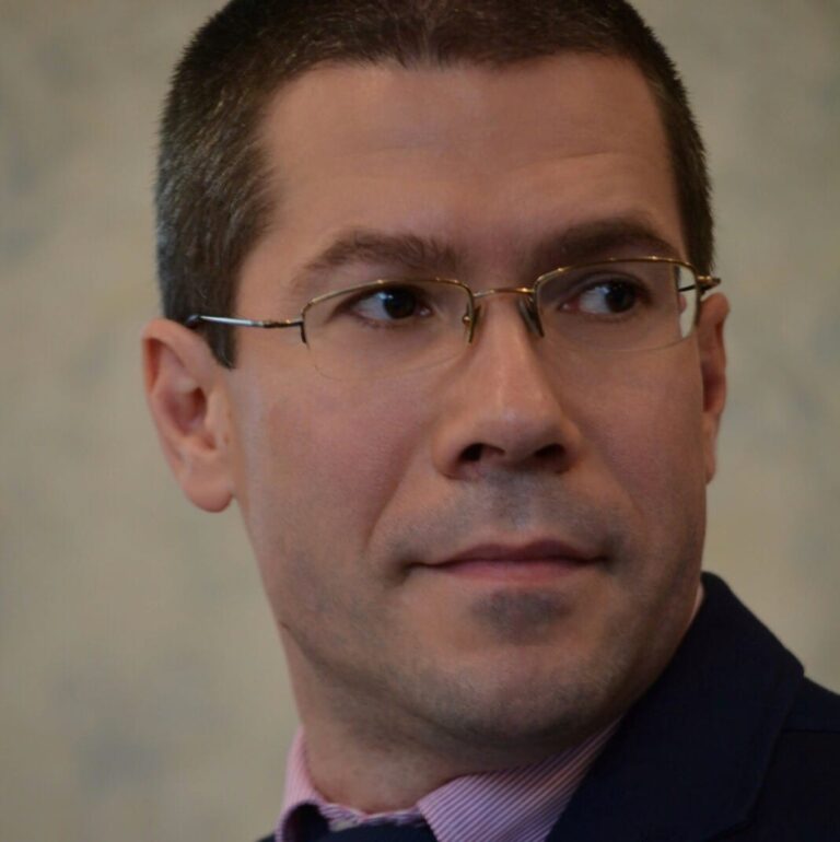 UBB despre judecătorul Dacian Dragoş, a cărui numire la CCR a fost contestată în instanţă: UBB dezaprobă „ferm” susţinerile „vădit neîntemeiate”, menite doar să fragilizeze statutul şi autoritatea CCR