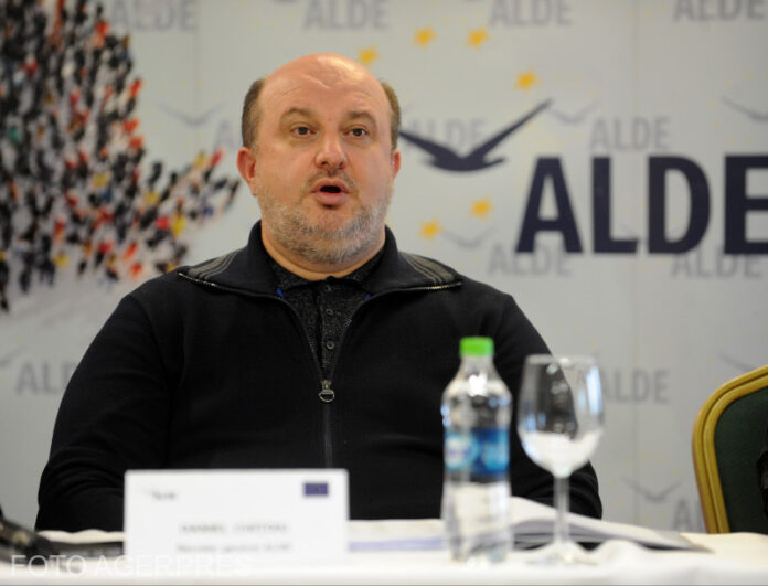 Fostul ministru de Finanţe Daniel Chiţoiu, judecat pentru că a accidentat mortal două persoane cu maşina în 2019 – condamnat definitiv la patru ani de închisoare cu executare