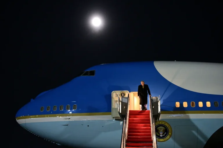 Trump’s Air Force One turns back shortly after takeoff for Davos Forum