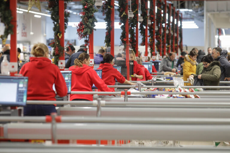 Parabola casei automate de marcat din supermarket. Cum se răspândesc tehnologiile imperfecte
