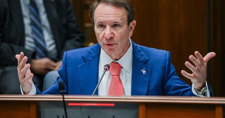 Trimisul american: SUA consideră că a sosit momentul să-şi pună din nou amprenta asupra Groenlandei