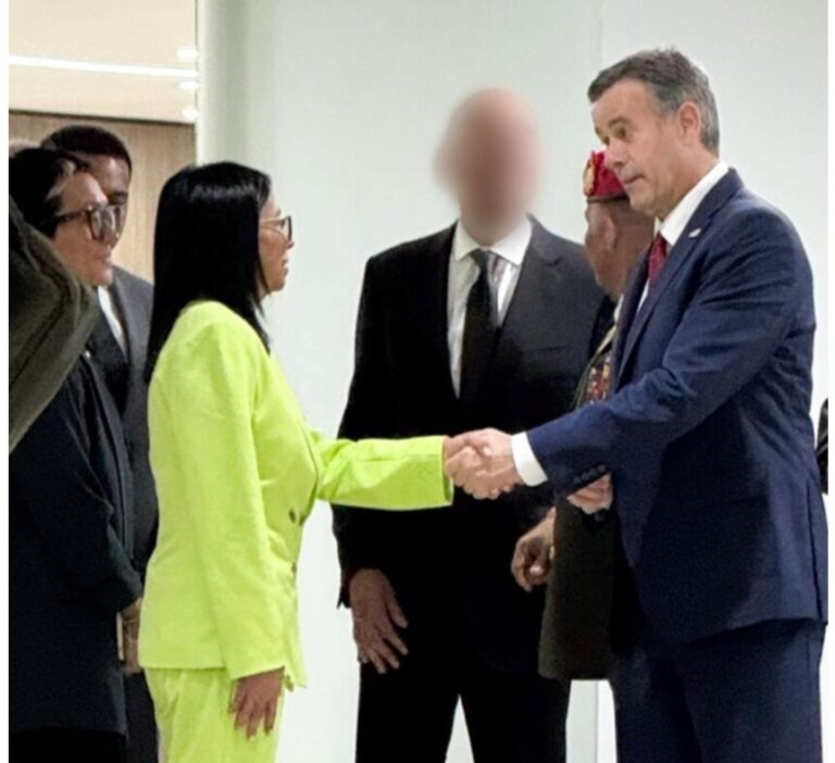 Directorul CIA, John Ratcliffe, s-a întâlnit cu preşedinta interimară Delcy Rodriguez la Caracas, pentru a-i transmite mesajul că SUA „abia aşteaptă să construiască o relaţie de lucru mai bună”