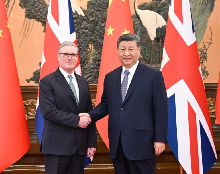 Keir Starmer, primit de Xi Jinping: „Este esenţial să construim o relaţie mai complexă”