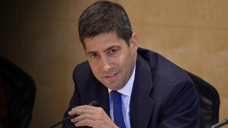 Kevin Warsh a depus jurământul ca nou şef al Rezervei Federale