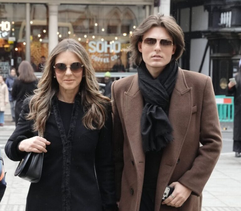 Actrița Liz Hurley, în lacrimi în timpul unui proces împotriva tabloidelor